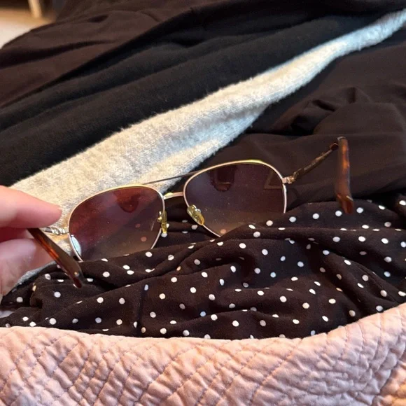 Stylish Aviator Sunglasses with Brown Lenses - Picture 2 of 4